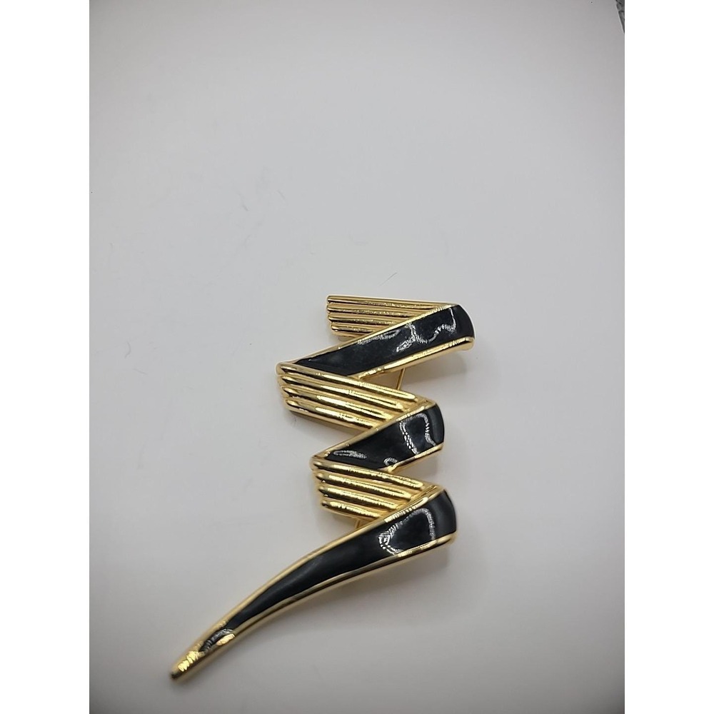 Vintage Monet Brooch Pin Gold Tone Zig Zag Pattern Jewelry Costume
